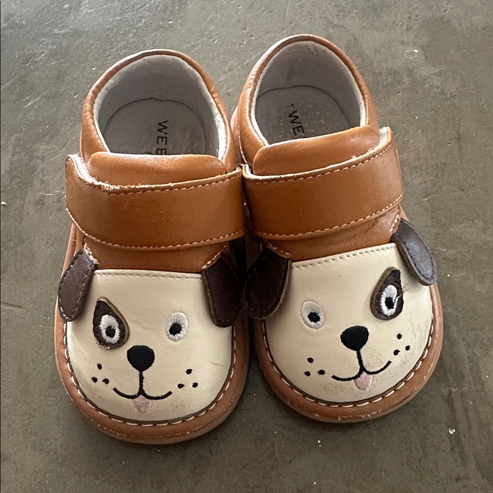 Wee Squeak Toddler Shoe Size 5